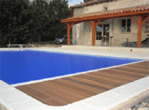 swimming pool construction with PebbleTec finish